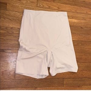 Motif medical shorts